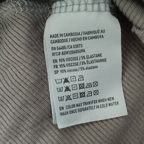 American Eagle Soft and Sexy off the shoulder top - Picture 5 of 5